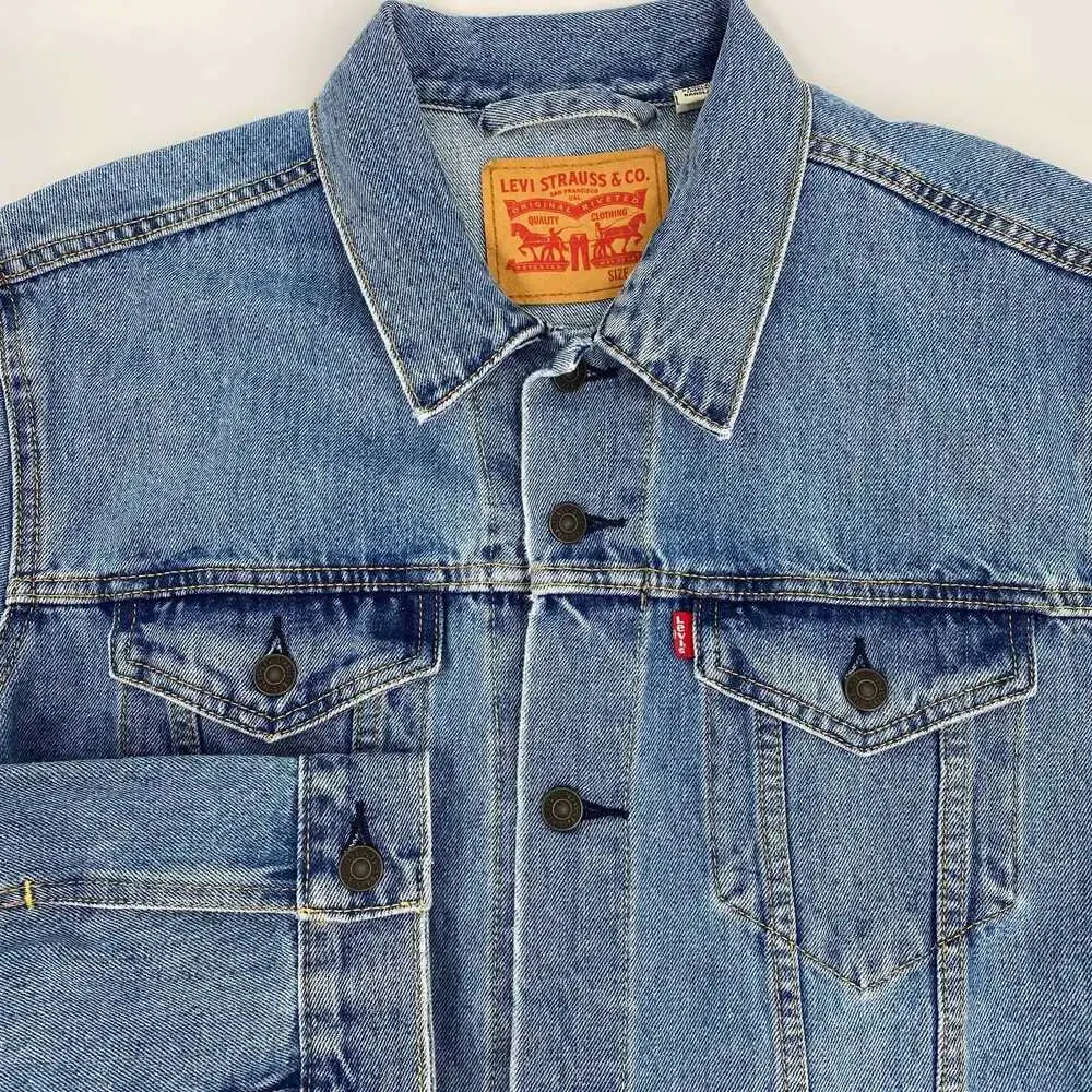 Levi’s Blue Light Wash Denim Jacket | Men’s XL Cotton Lightweight